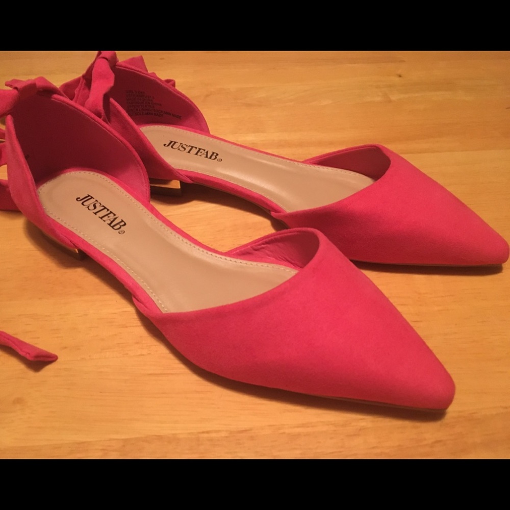Cute Pink/Peach Flats. Never worn